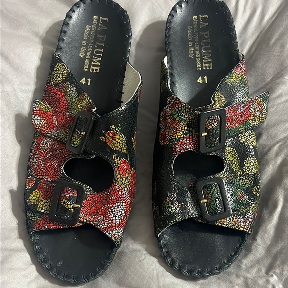 Shoes - Women's Floral Black Sandals